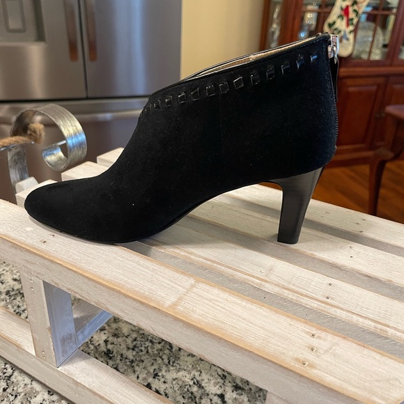 NIB Life Stride Giada Ankle Boot 6 1/2M Black - Picture 6 of 9